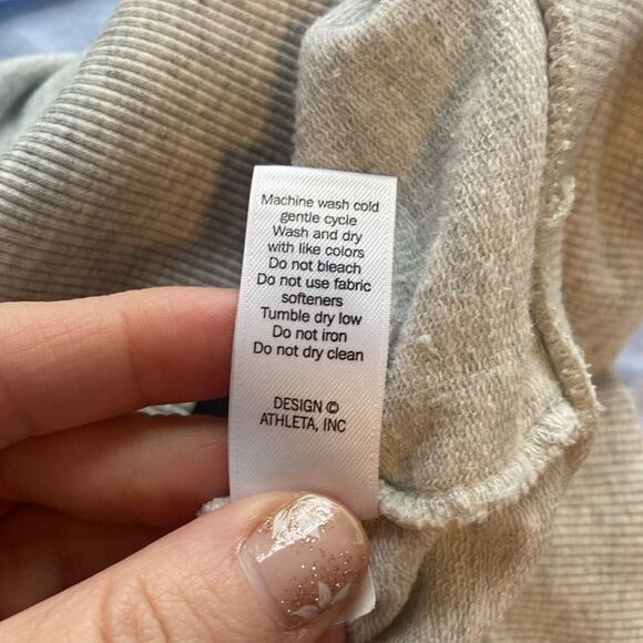 Athleta Light Gray Citytime Gray Mesh Shoulder Pullover Top Size XS - Picture 9 of 9